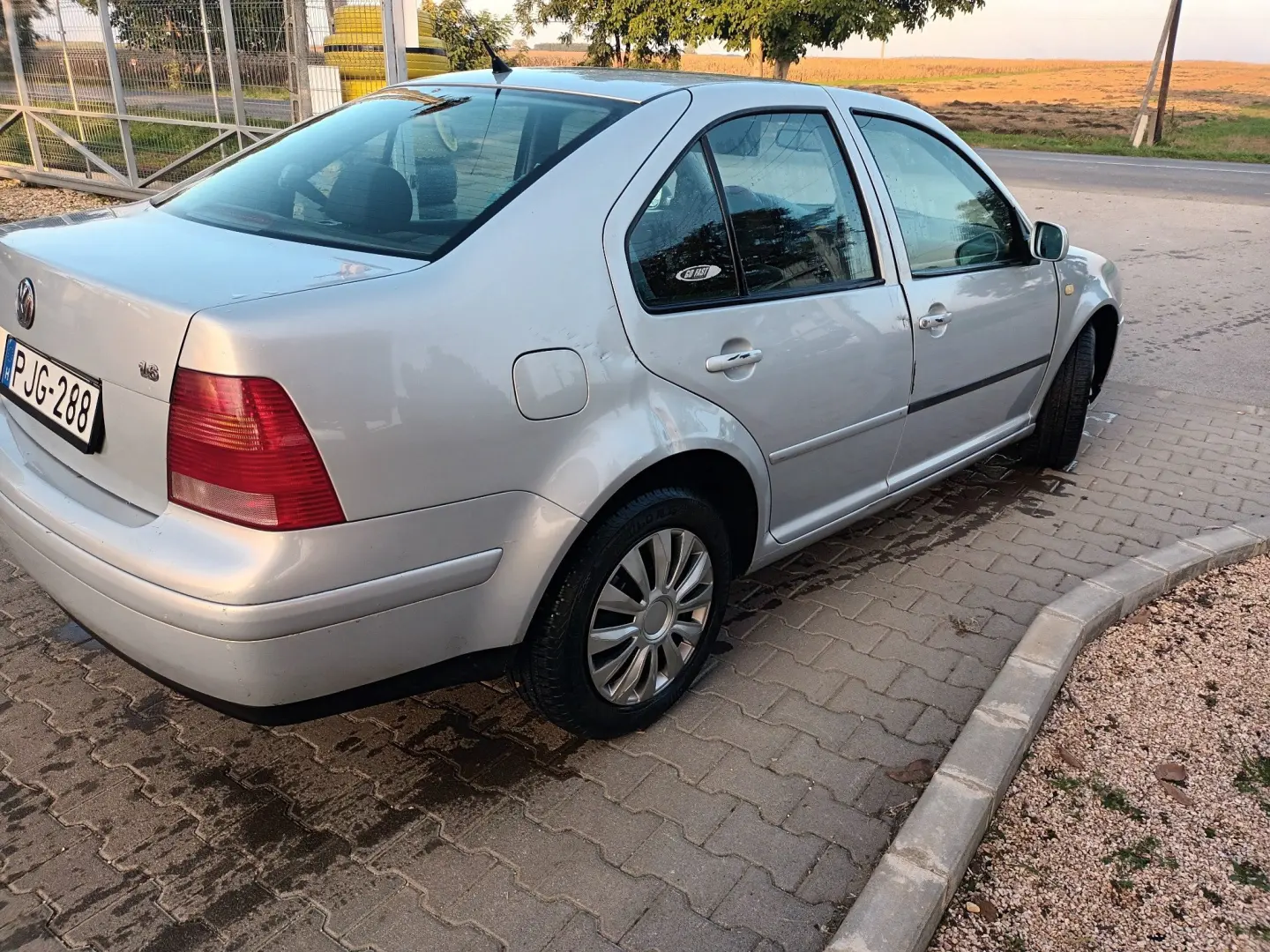 Volkswagen Bora Bora 1.6 Trendline 1