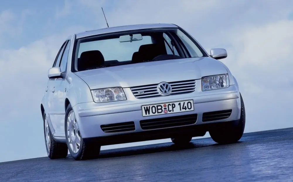 Volkswagen Bora Bora 2.3 Highline 1