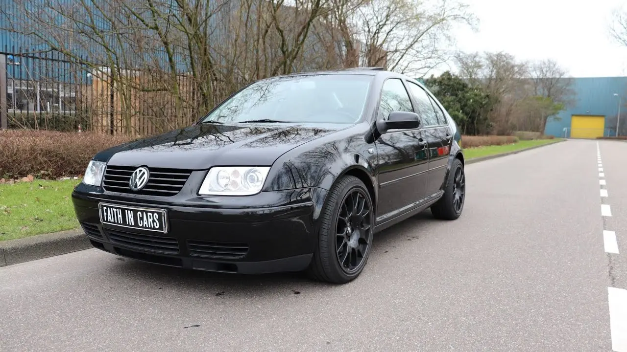 Volkswagen Bora Bora 2.8 V6 4Motion Highline 7