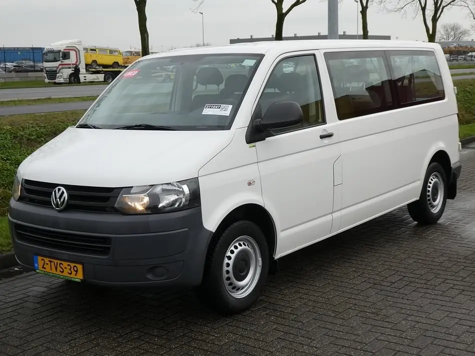 Volkswagen Caravelle Caravelle 2.0 TDI BMT LWB Trendline 3