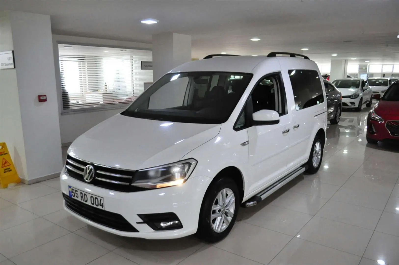 Volkswagen Caddy Caddy Combi 2.0 TDI SCR BMT Comfortline DSG 3