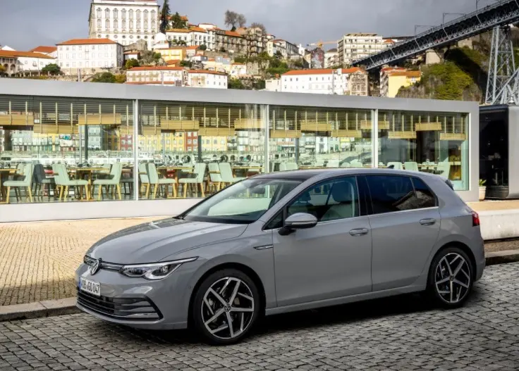 Volkswagen Golf Golf 1.0 eTSI Life DSG 3