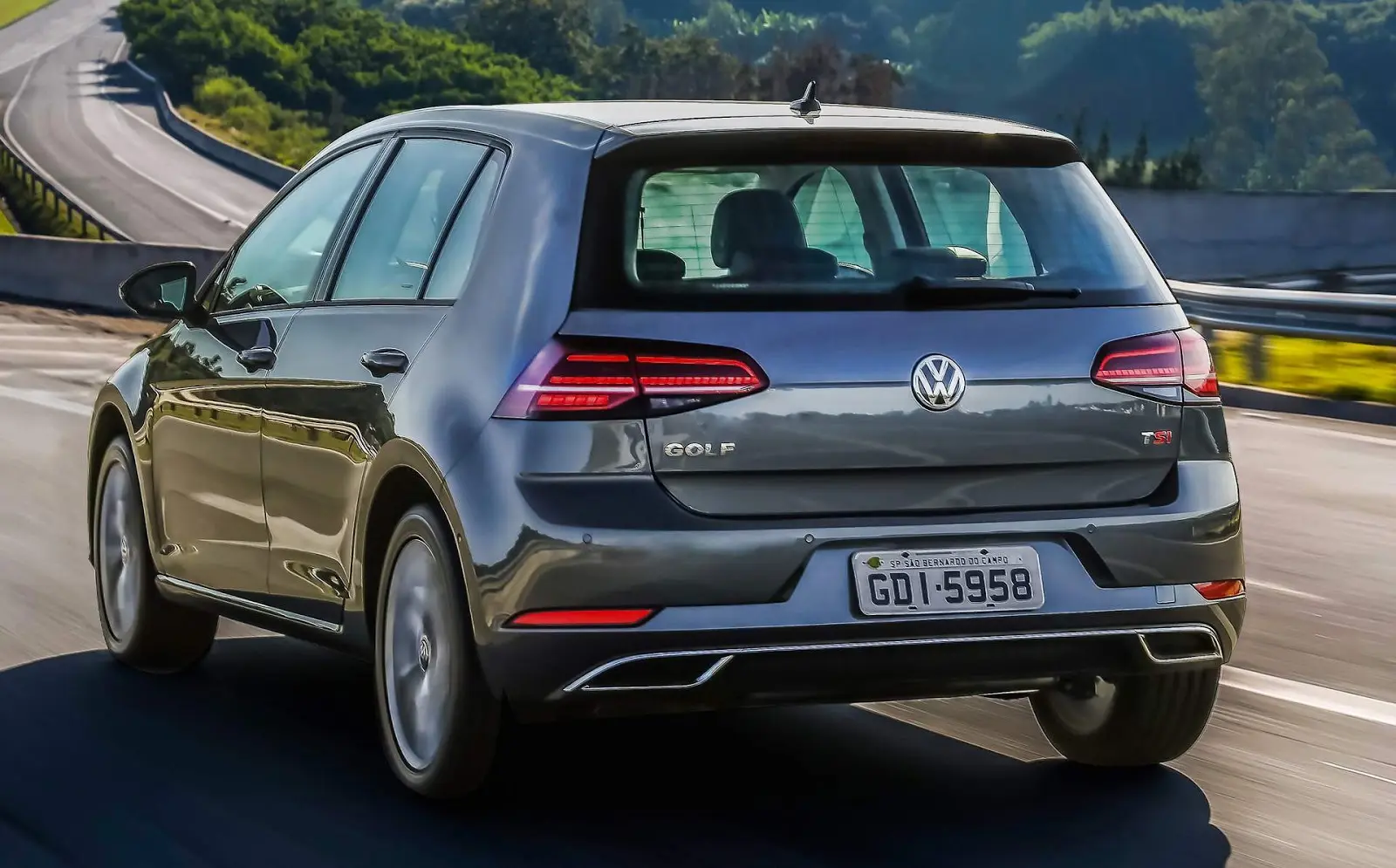 Volkswagen Golf Golf 1.0 TSI Highline DSG 4