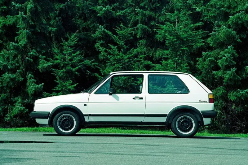 Volkswagen Golf Golf 1.6 GL 3