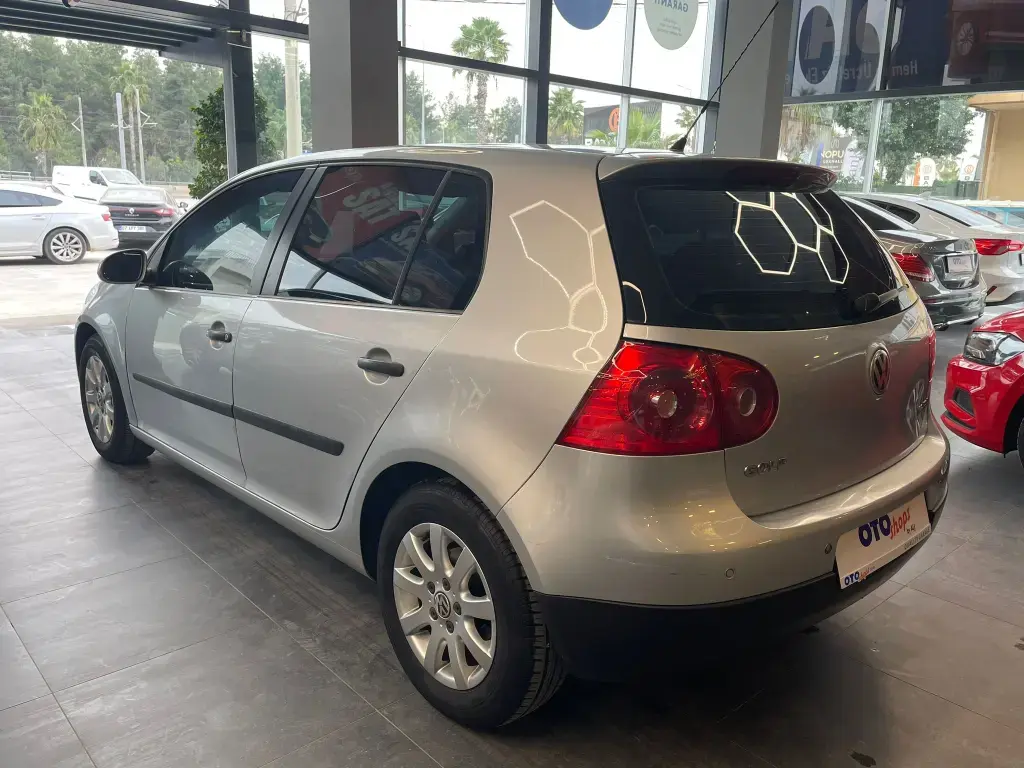 Volkswagen Golf Golf 1.6 FSI Comfortline Tiptronic 3