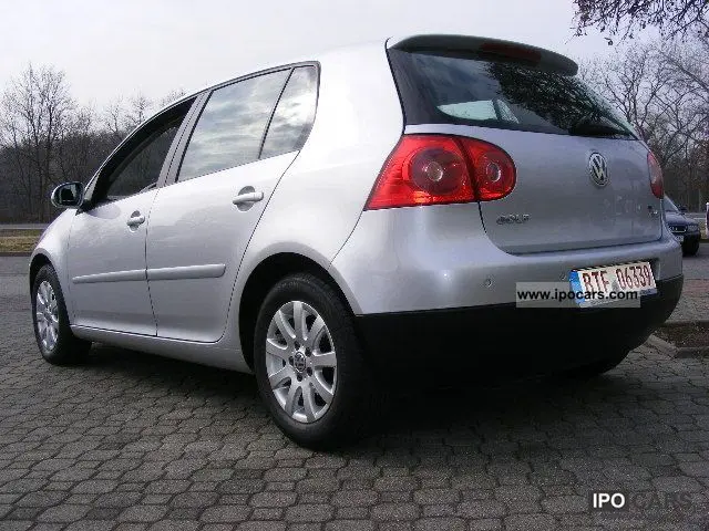 Volkswagen Golf Golf 1.6 FSI Comfortline Tiptronic 2