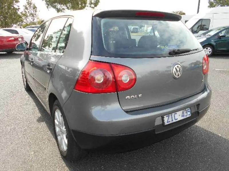 Volkswagen Golf Golf 1.6 FSI Comfortline Tiptronic 5