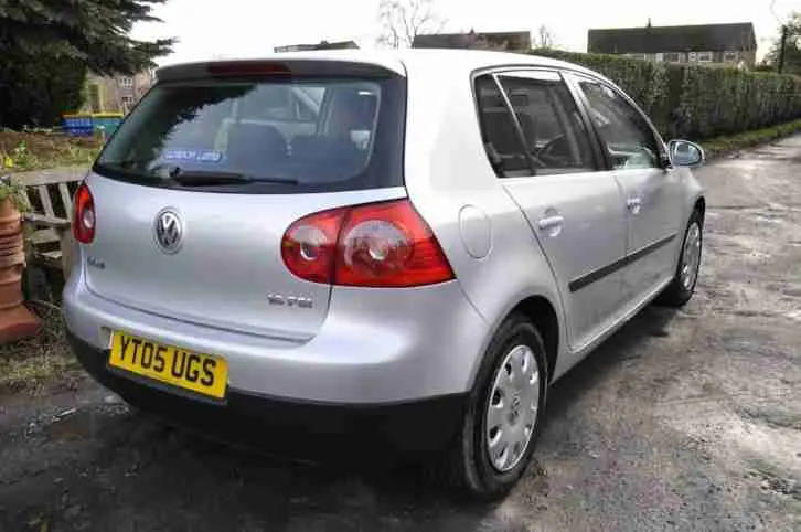 Volkswagen Golf Golf 1.6 FSI Goal 5