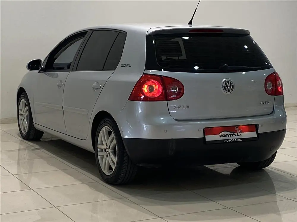 Volkswagen Golf Golf 1.6 FSI Goal Tiptronic 5