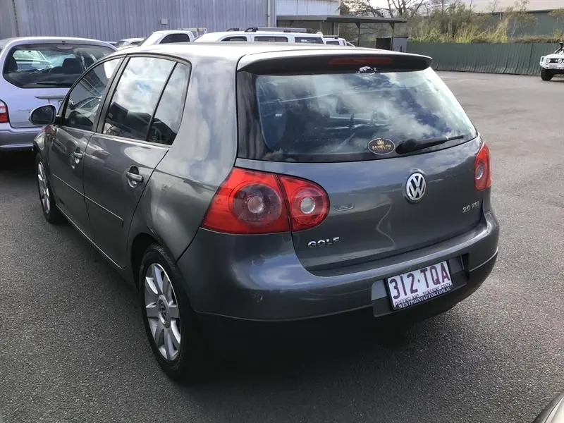 Volkswagen Golf Golf 1.6 FSI Sportline Tiptronic 7