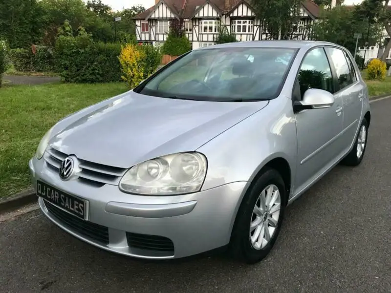 Volkswagen Golf Golf 1.6 FSI Tour Tiptronic 2