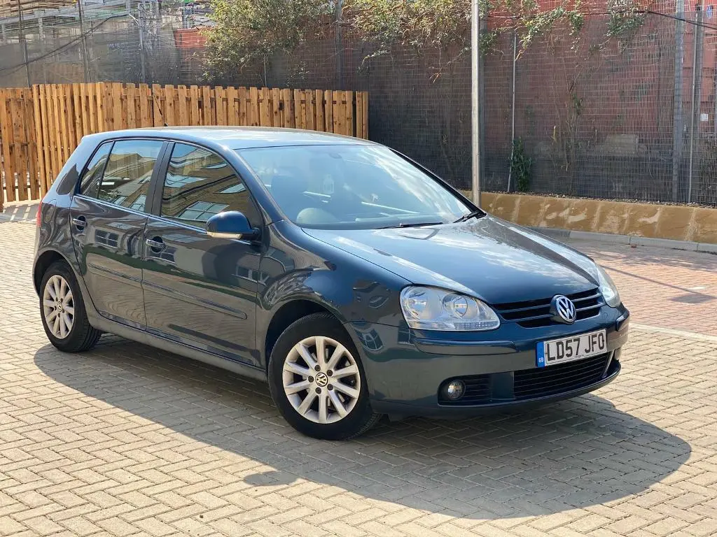 Volkswagen Golf Golf 1.6 FSI Tour 1