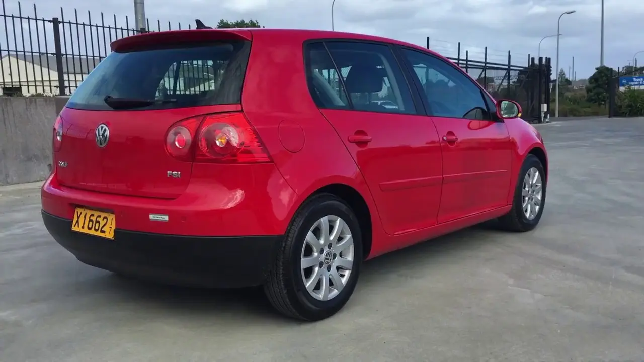 Volkswagen Golf Golf 1.6 FSI Tour Tiptronic 5