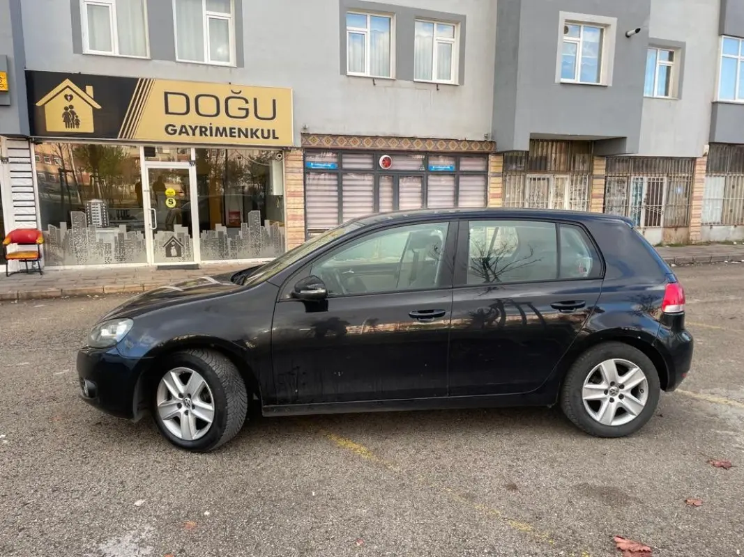 Volkswagen Golf Golf 1.6 TDI Comfortline DSG 2