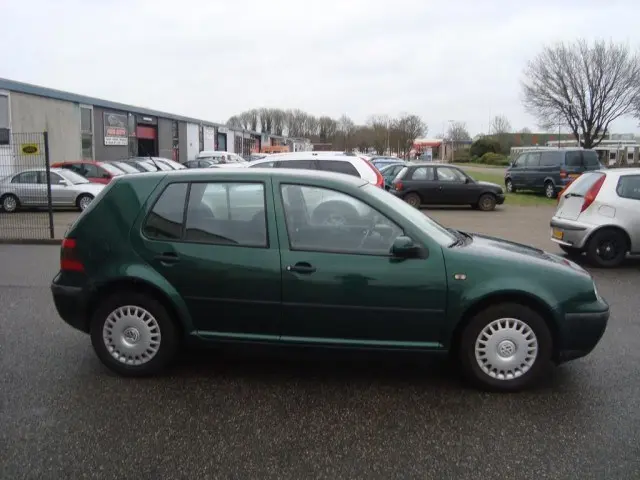 Volkswagen Golf Golf 1.6 Trendline 7