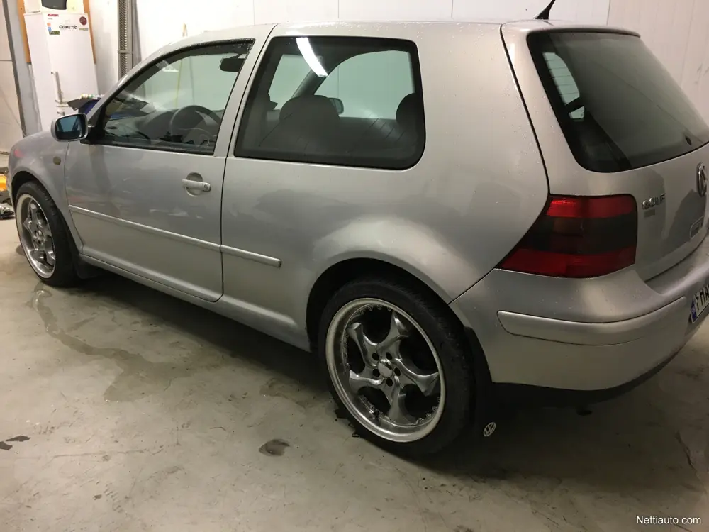 Volkswagen Golf Golf 2.3 VR5 1