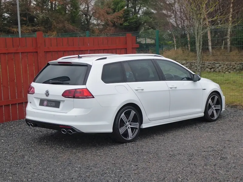 Volkswagen Golf Golf R 2.0 TSI 4Motion DSG	 4