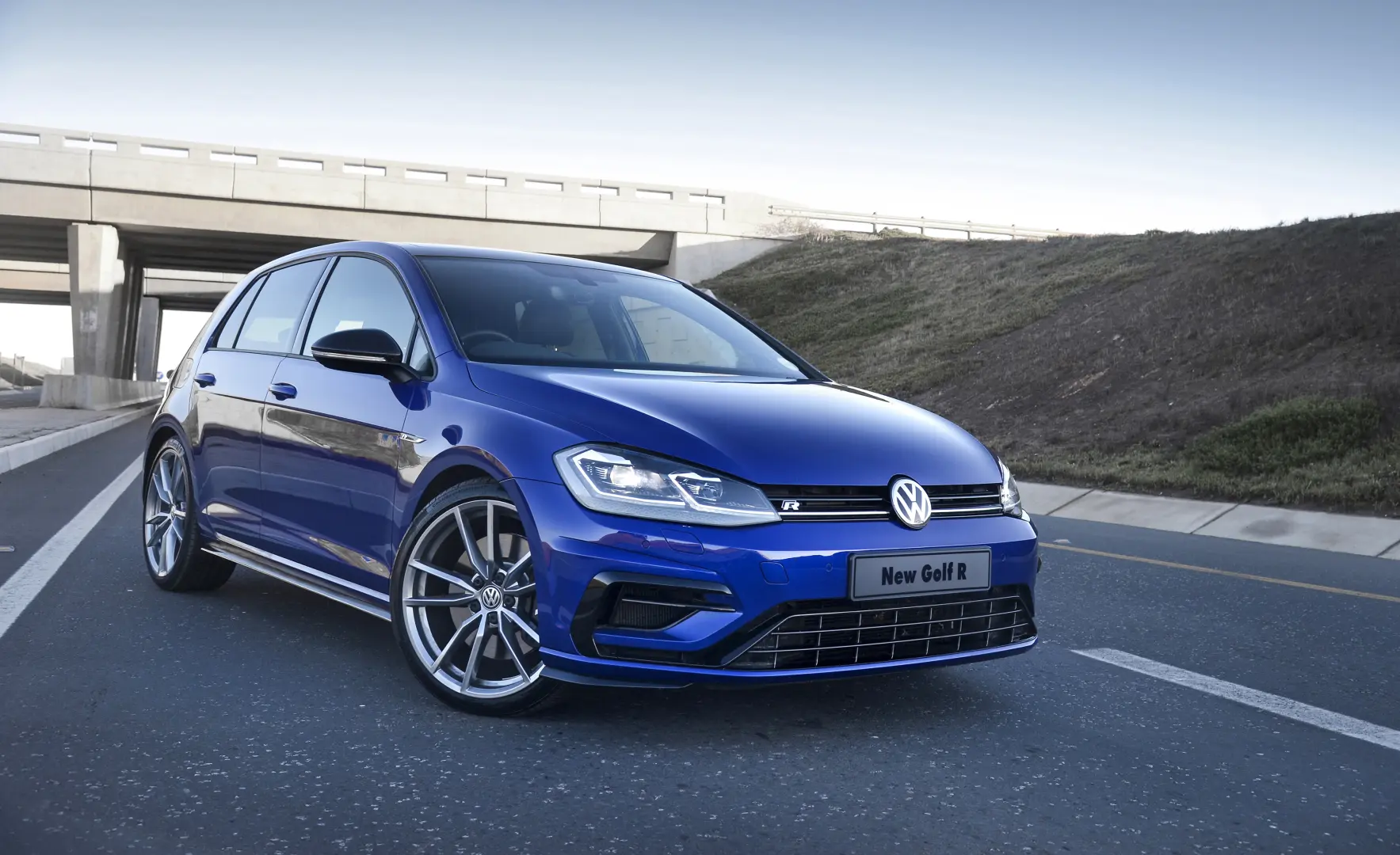 Volkswagen Golf Golf R 2.0 TSI BMT DSG 5
