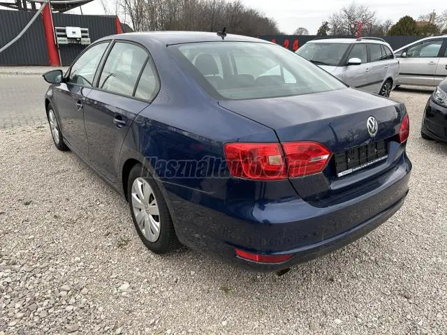 Volkswagen Jetta Jetta 1.2 TSI Comfortline 4