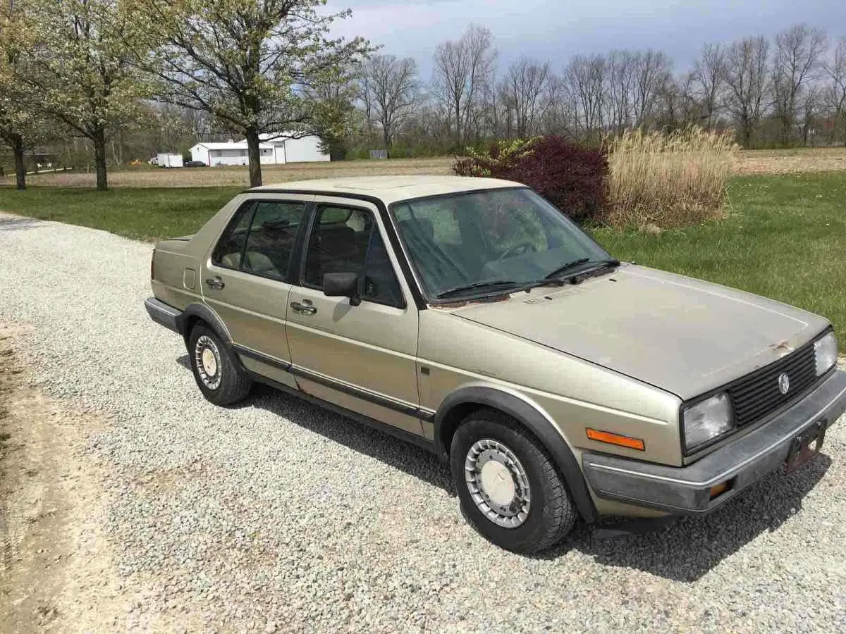 Volkswagen Jetta Jetta 1.3 GL 3