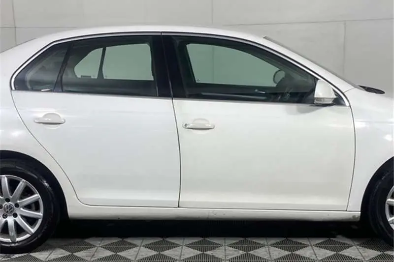 Volkswagen Jetta Jetta 1.6 Comfortline Tiptronic 4