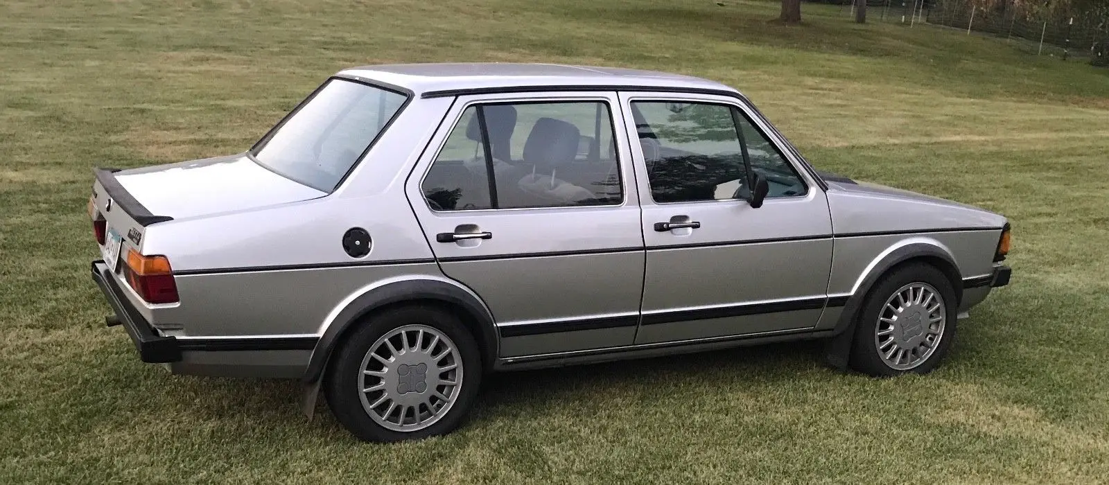 Volkswagen Jetta Jetta 1.6 D GL 3