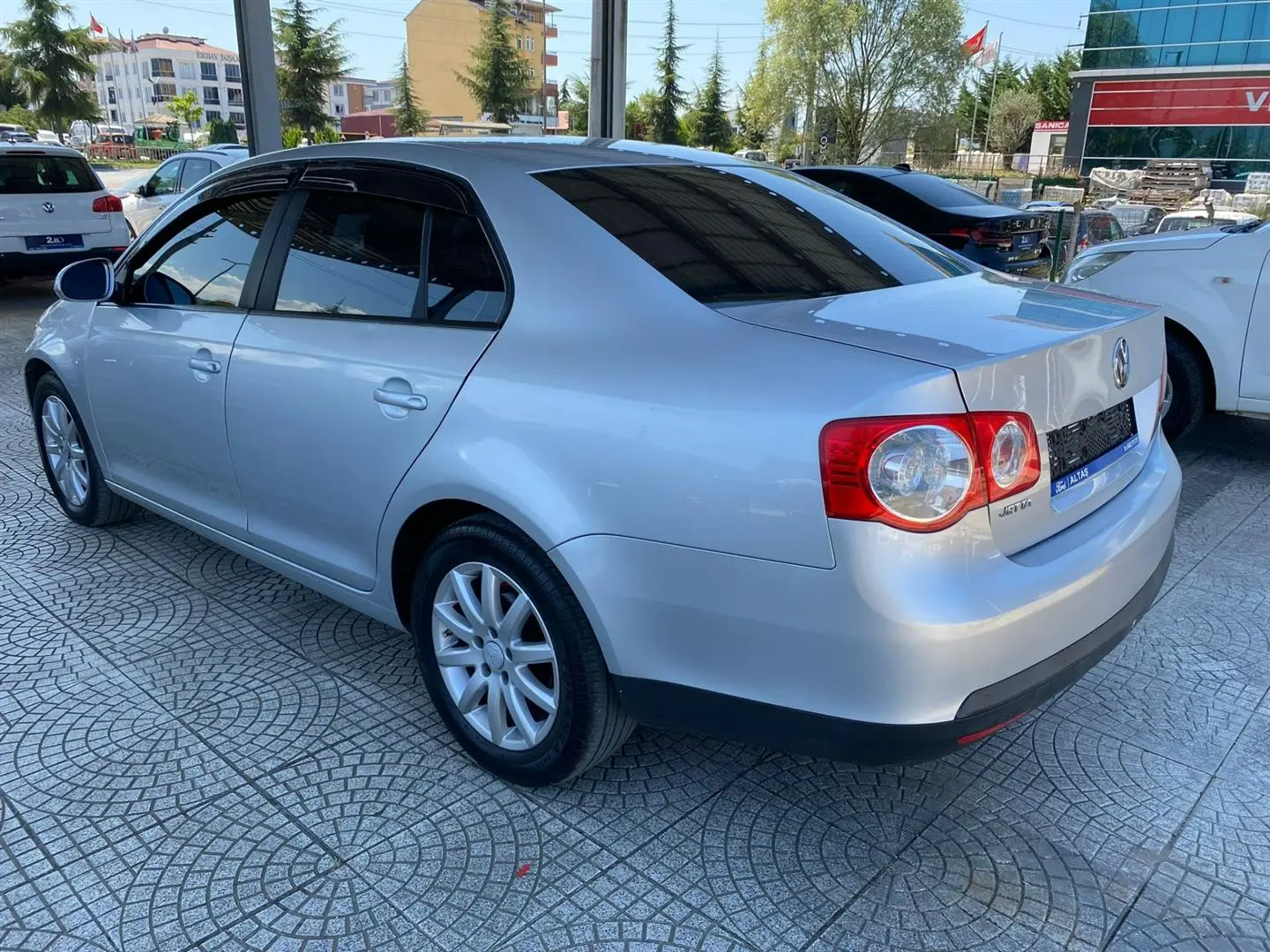 Volkswagen Jetta Jetta 1.6 Midline Tiptronic 3