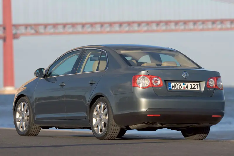 Volkswagen Jetta Jetta 1.6 Comfortline 4