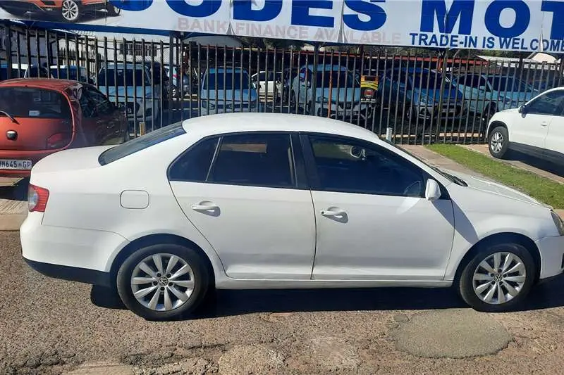 Volkswagen Jetta Jetta 1.6 TDI Comfortline 6