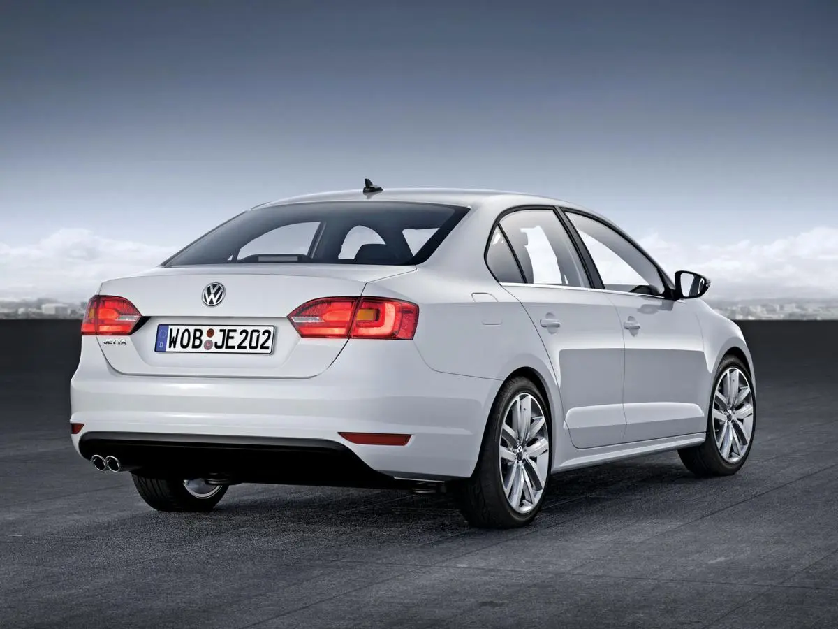 Volkswagen Jetta Jetta 1.6 TDI Exclusive DSG 4