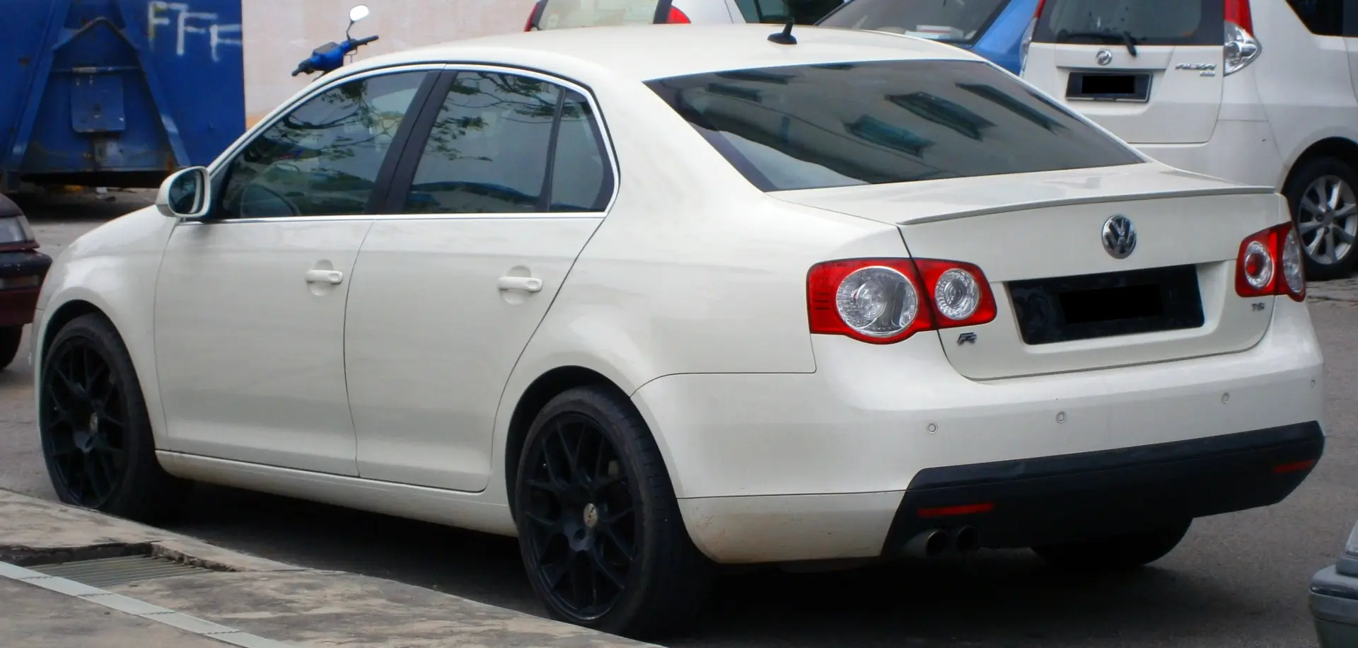 Volkswagen Jetta Jetta 1.6 Tour 6