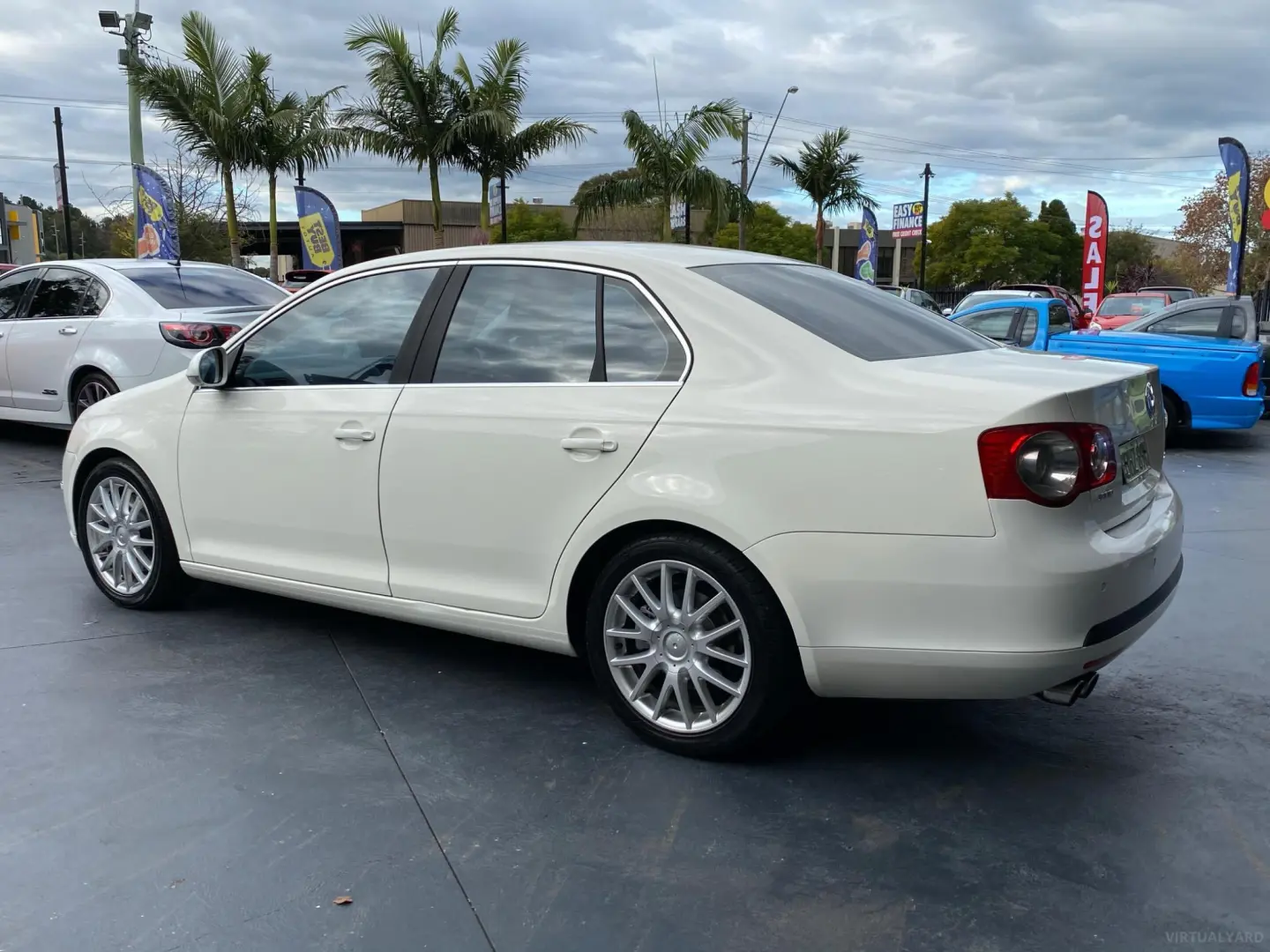 Volkswagen Jetta Jetta 1.6 Tour Tiptronic 2