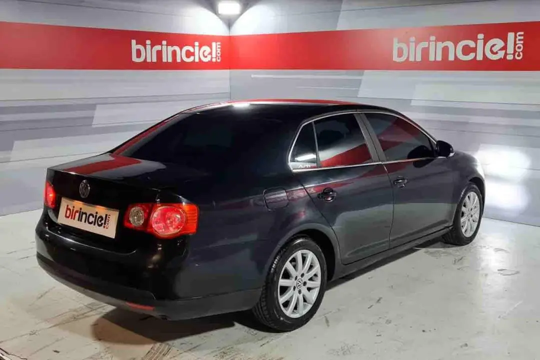 Volkswagen Jetta Jetta 1.6 Tour 4