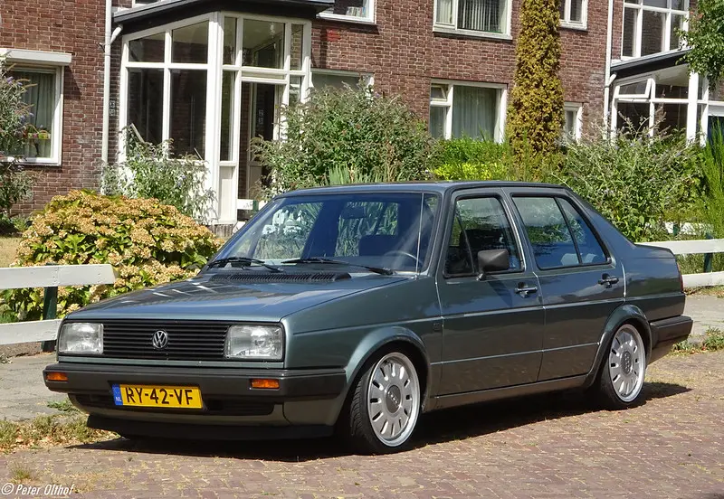 Volkswagen Jetta Jetta 1.8 CL 2
