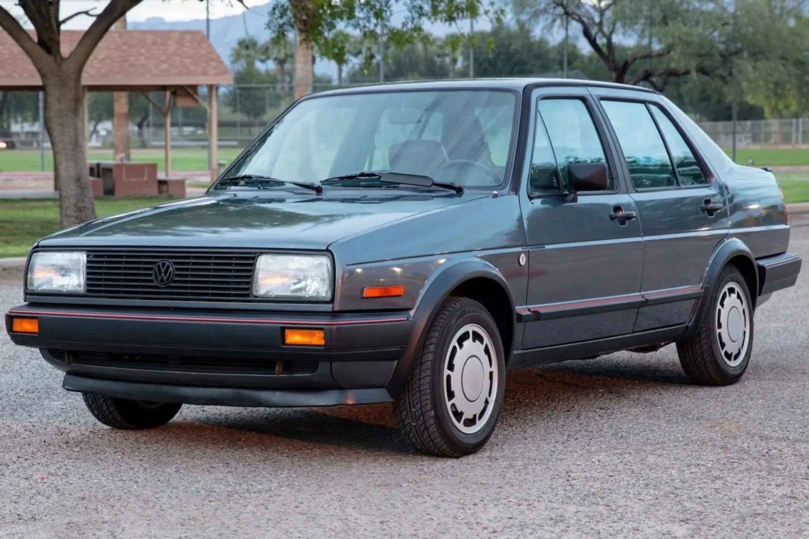 Volkswagen Jetta Jetta 1.8 GT 4