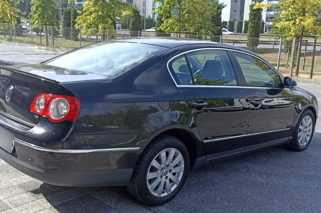 Volkswagen Passat Passat 1.6 FSI Exclusive 1
