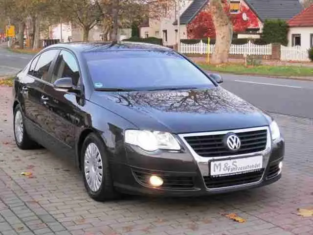 Volkswagen Passat Passat 1.6 FSI Trendline 4