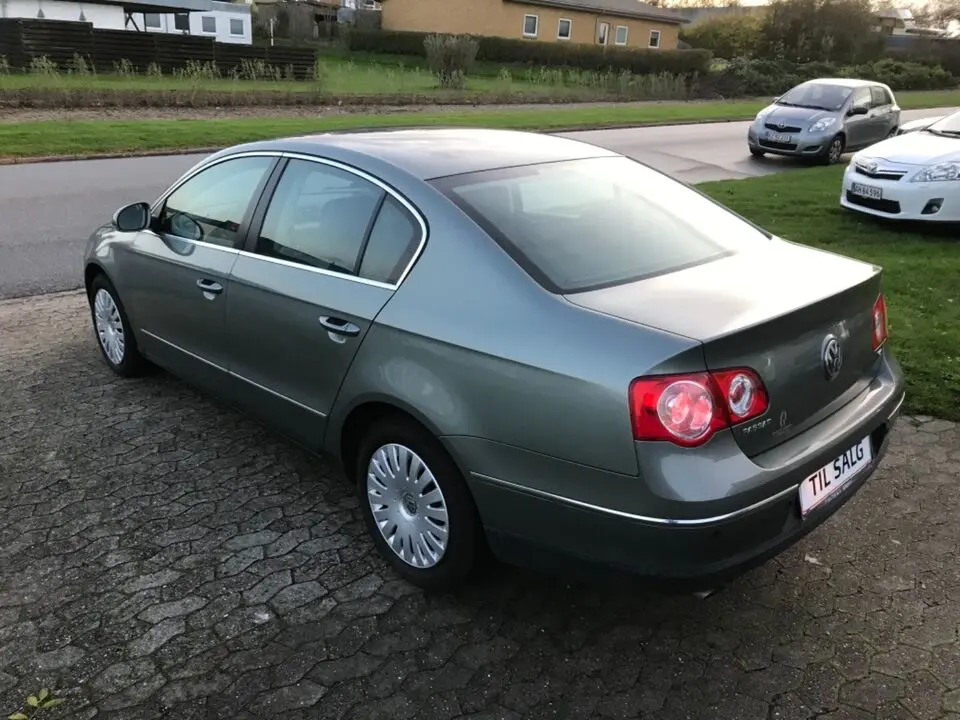 Volkswagen Passat Passat 1.6 FSI Trendline 3