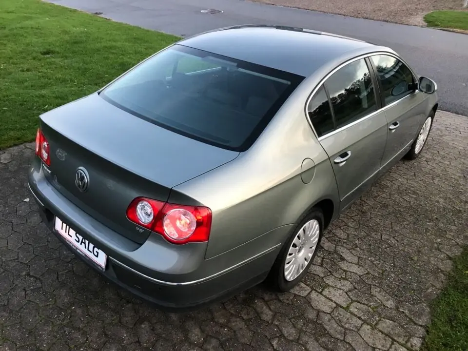 Volkswagen Passat Passat 1.6 FSI Trendline Tiptronic 4