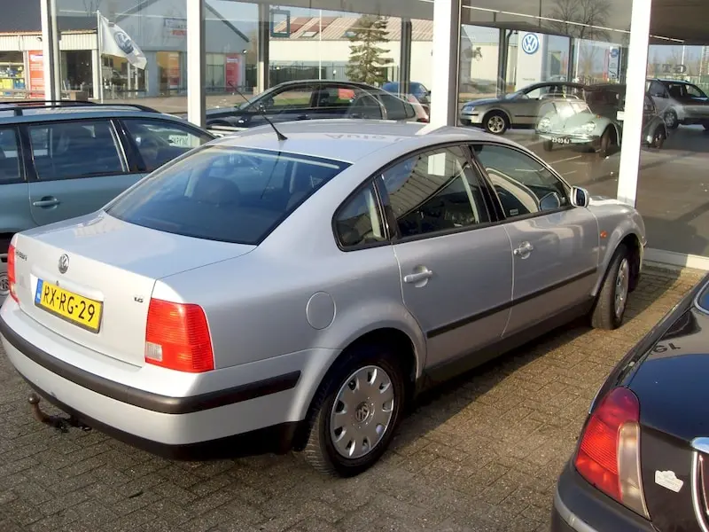 Volkswagen Passat Passat 1.8 5V Trendline Leder 1