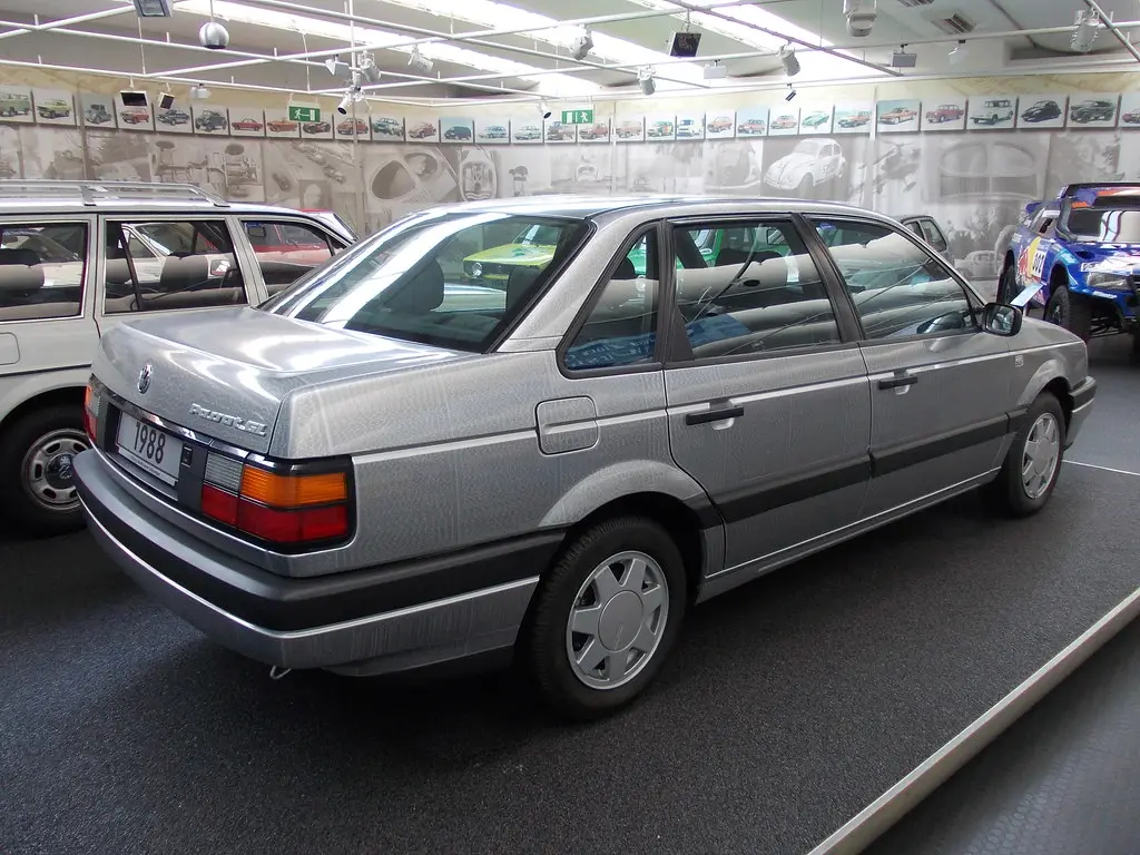 Volkswagen Passat Passat 1.8 CL 3