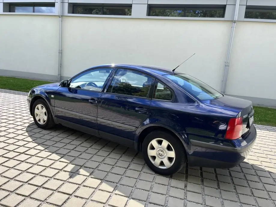 Volkswagen Passat Passat 1.8 Trendline 2