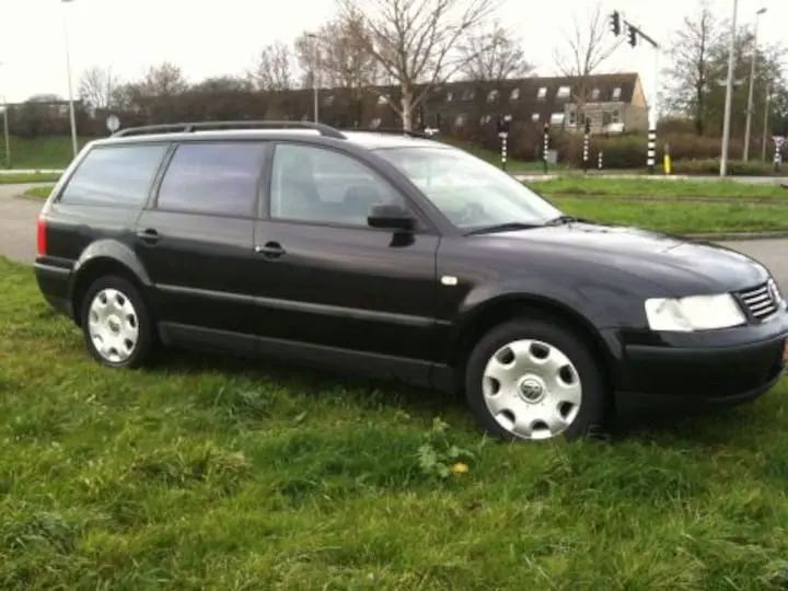 Volkswagen Passat Passat 1.8 Trendline 4