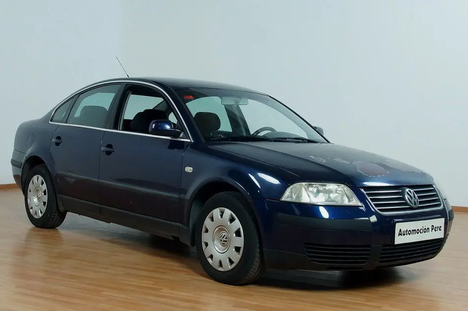 Volkswagen Passat Passat 1.9 TDI Comfortline Tiptronic 3