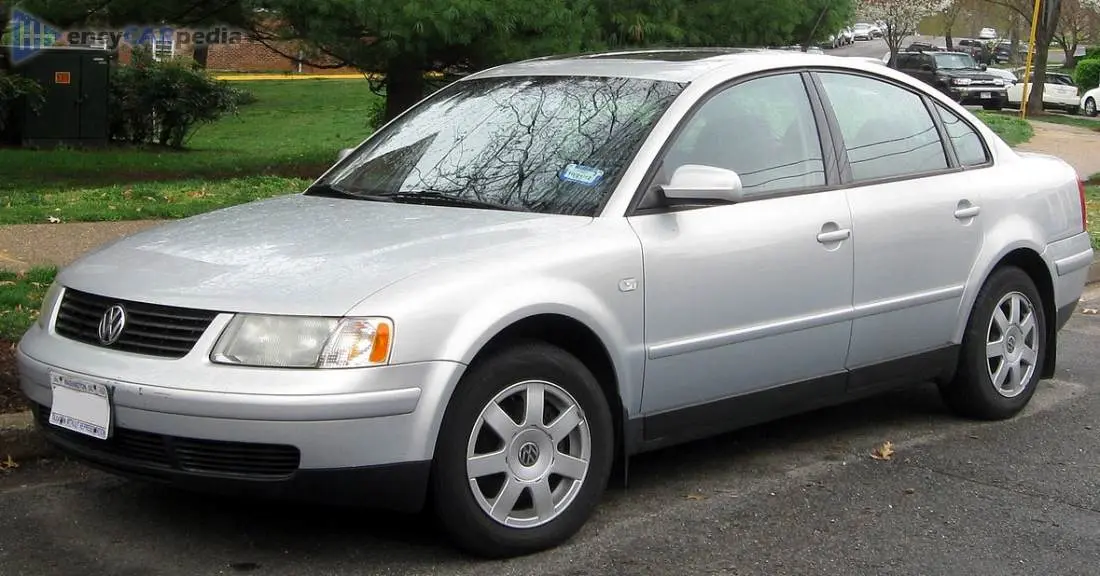 Volkswagen Passat Passat 1.8 Basic 3
