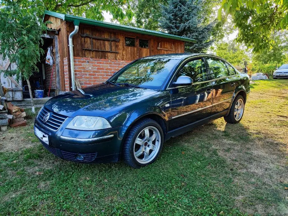 Volkswagen Passat Passat 2.3 V5 4Motion Highline 0