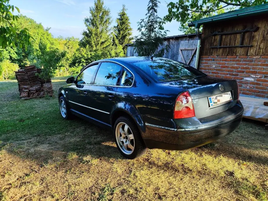 Volkswagen Passat Passat 2.3 V5 4Motion Highline 1