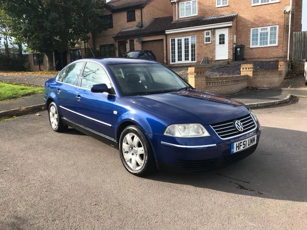 Volkswagen Passat Passat 2.3 V5 Highline Tiptronic 2