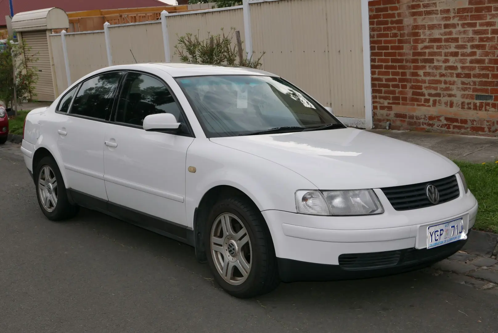 Volkswagen Passat Passat 2.3 VR5 Highline 0