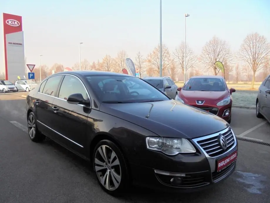 Volkswagen Passat Passat 3.2 FSI 4Motion Tiptronic 0